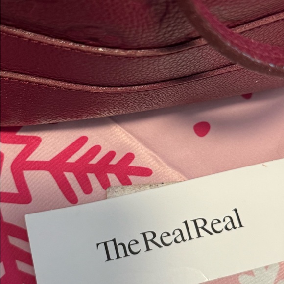 Louis Vuitton Tote - Picture 9 of 12